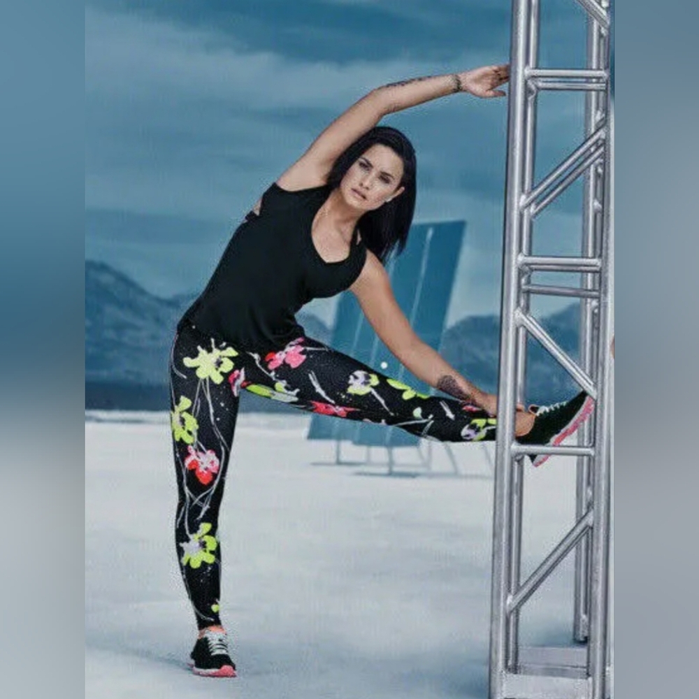 $70 Fabletics full length DEMI LOVATO floral print workout/running leggings S
